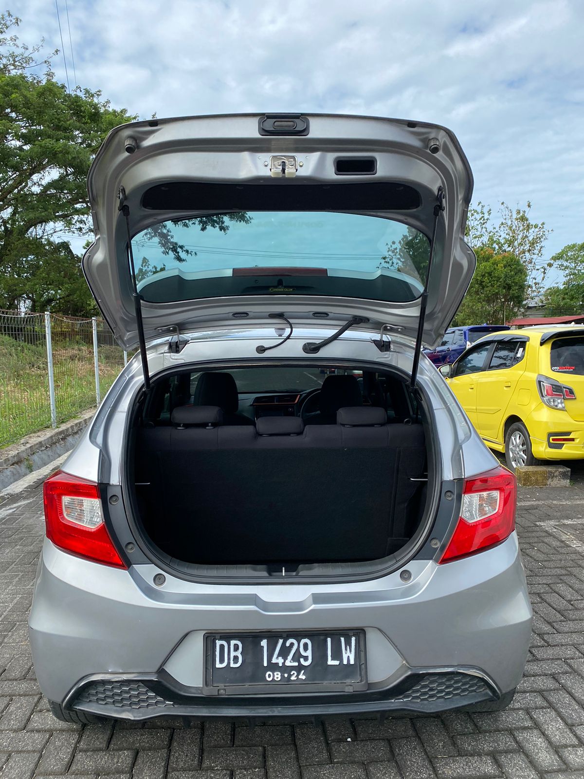 gambar besar 4