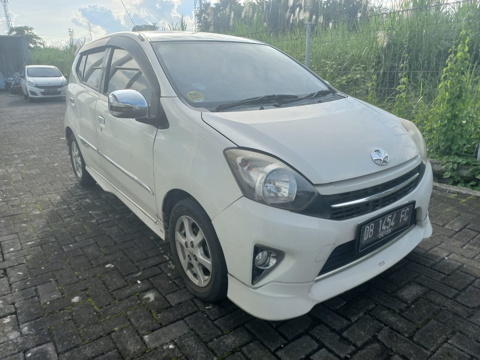 gambar besar 2