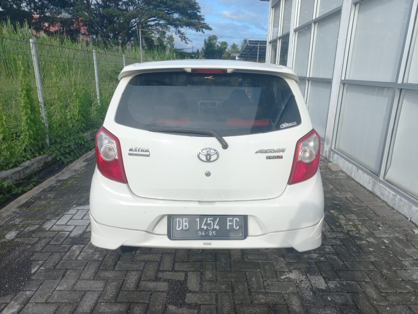 gambar besar 4