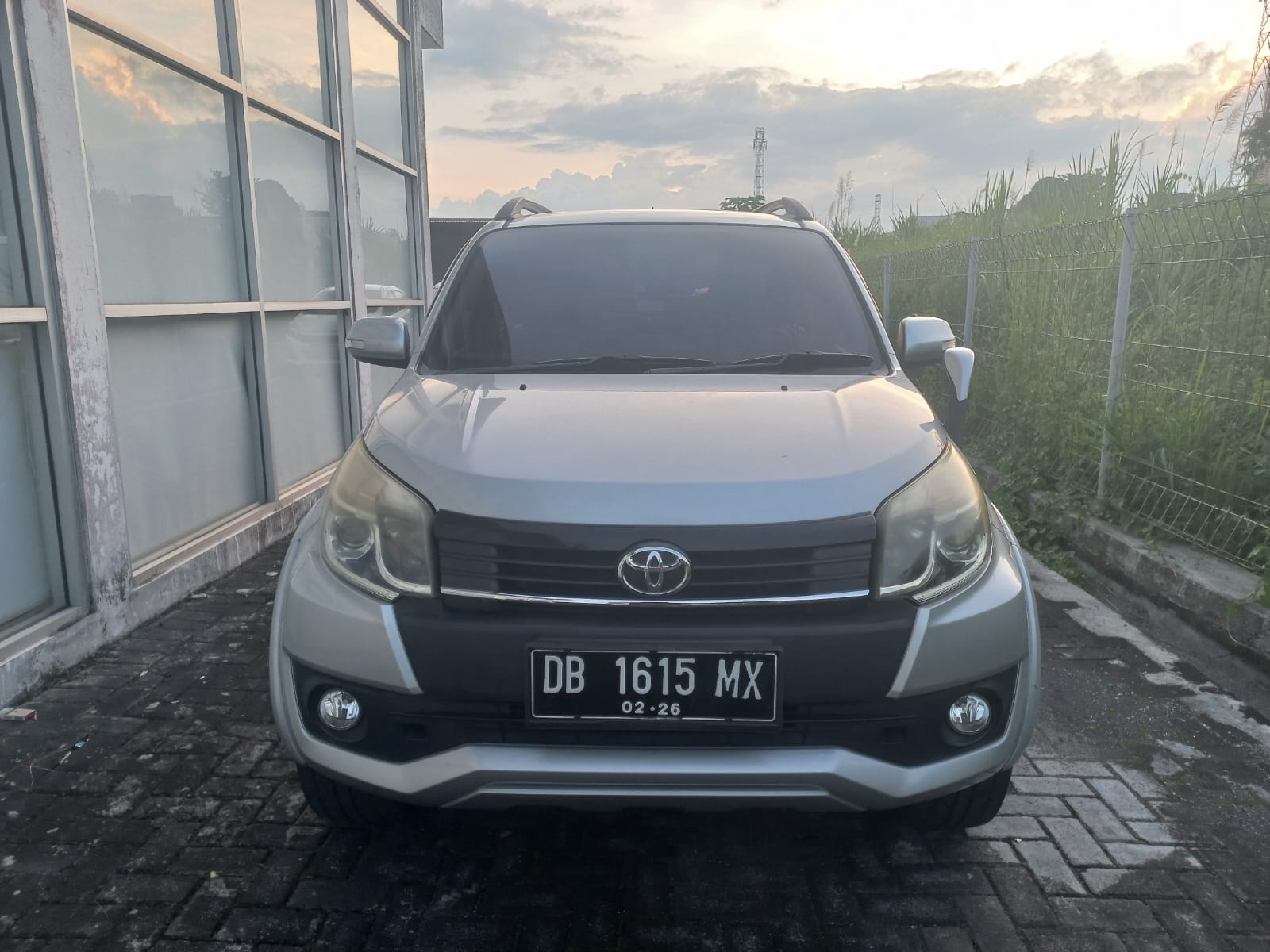 gambar besar 2
