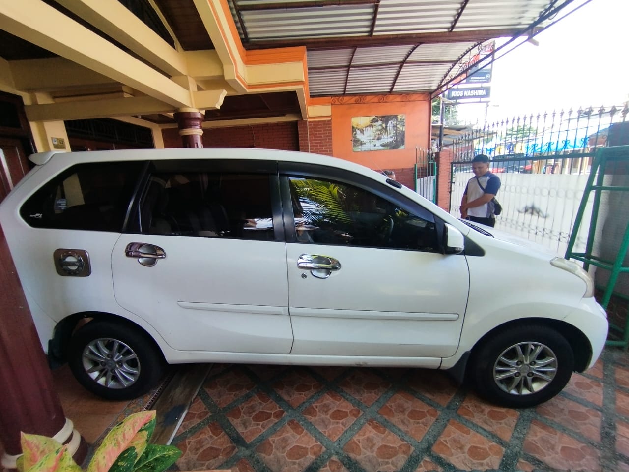 gambar besar 2
