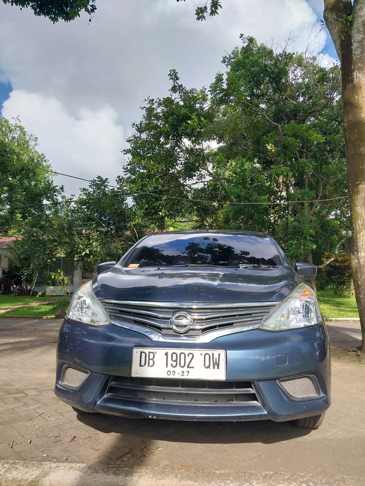 NISSAN GRAND LIVINA