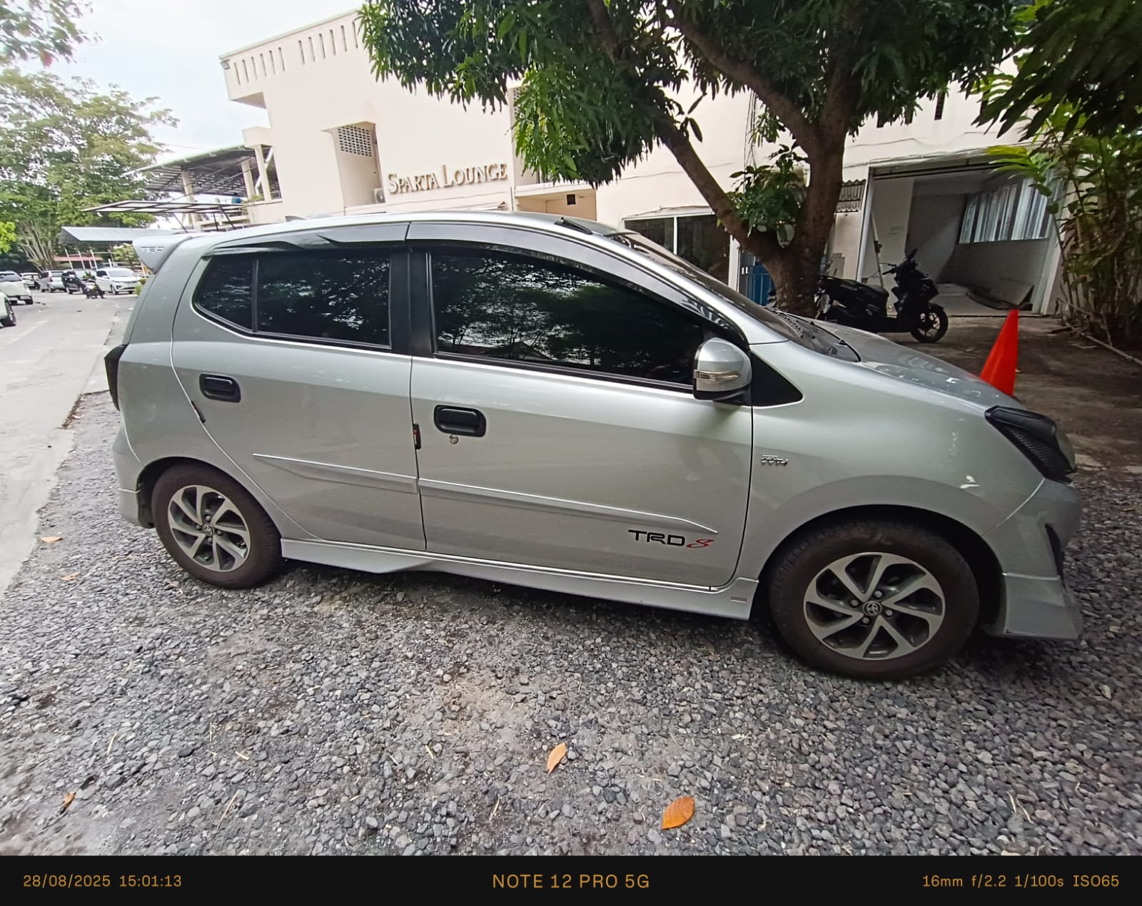 gambar besar 2