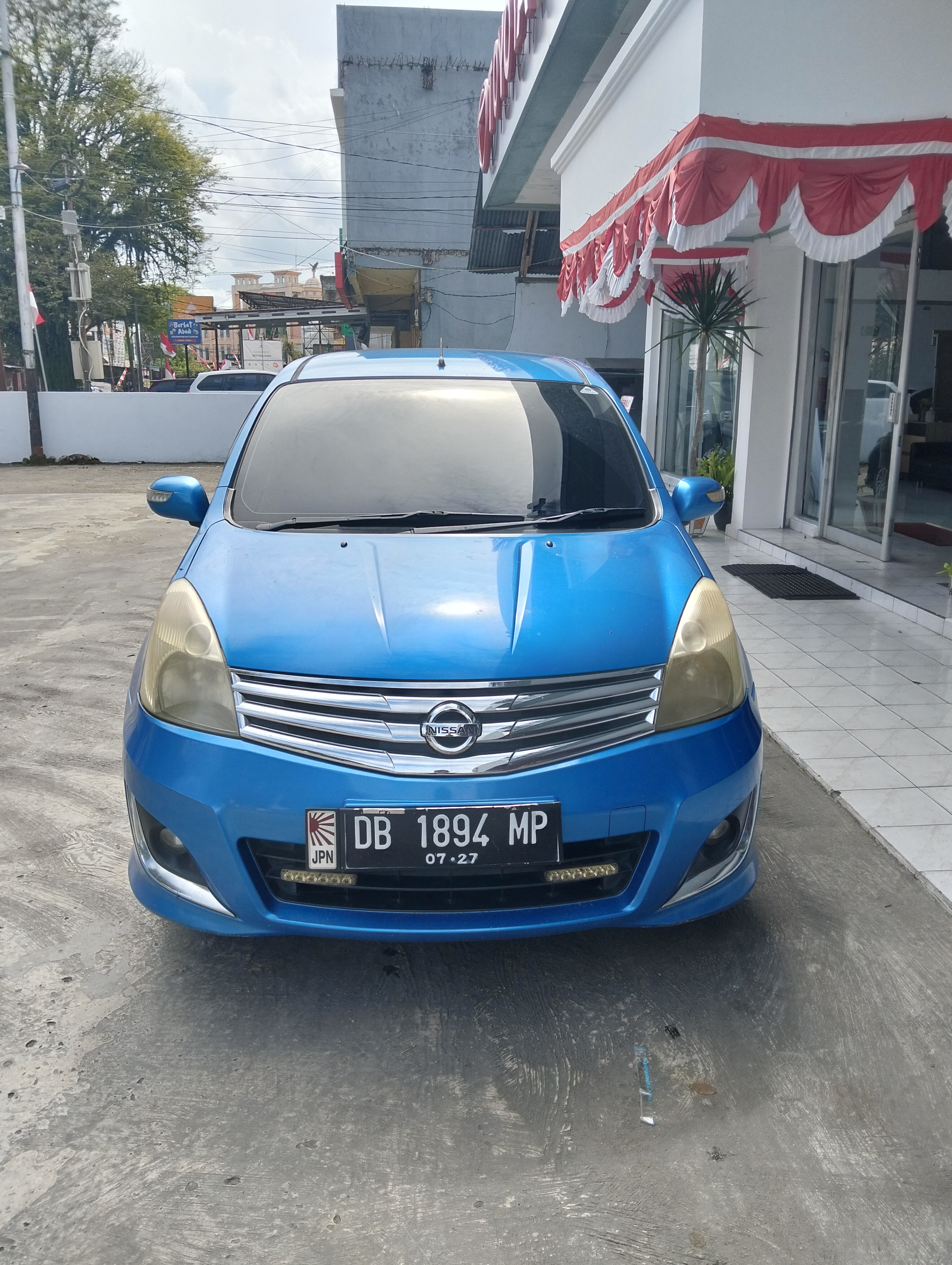 GRAND LIVINA XV AT