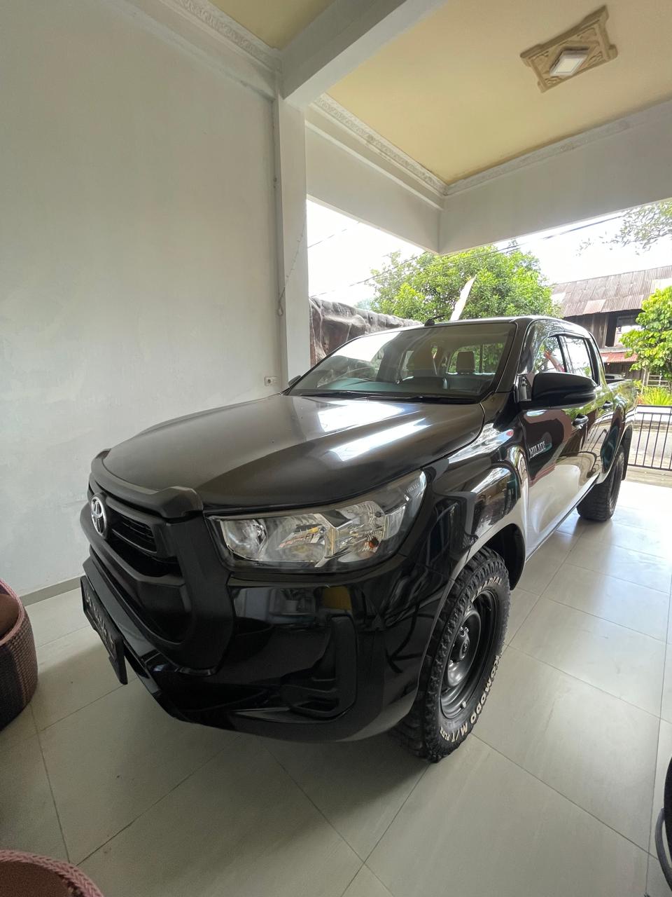 HILUX DOUBLE CABIN TYPE E 4X4