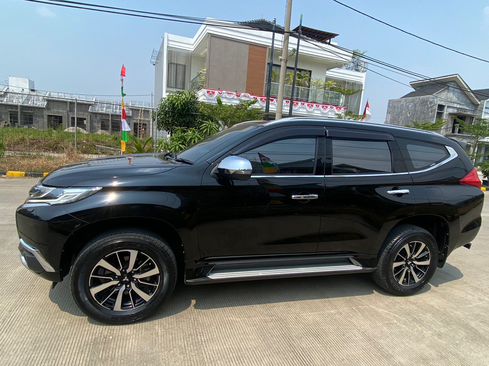 Di jual pajero sport tahun 2017