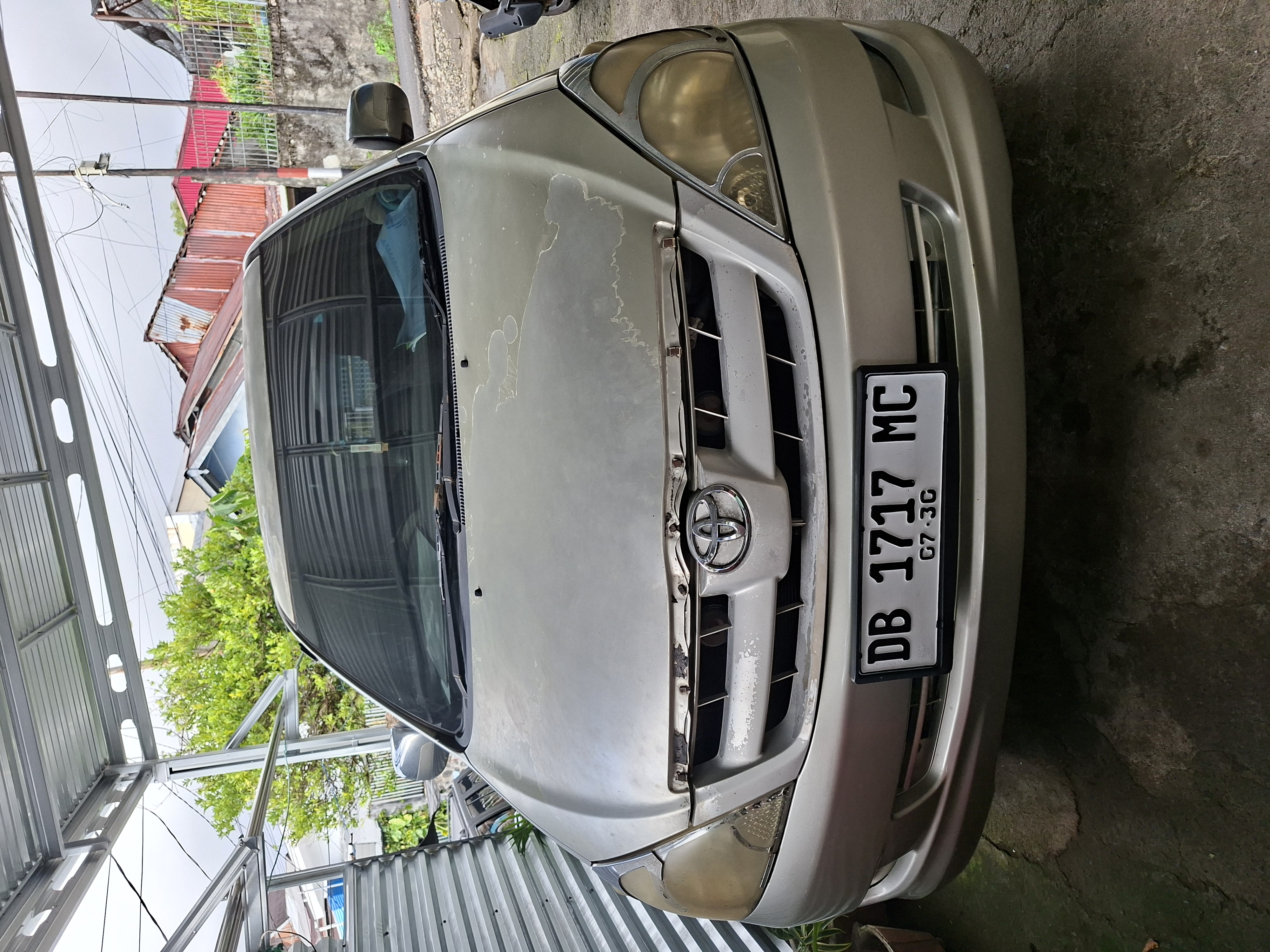 Innova 2.0 2005 Bensin