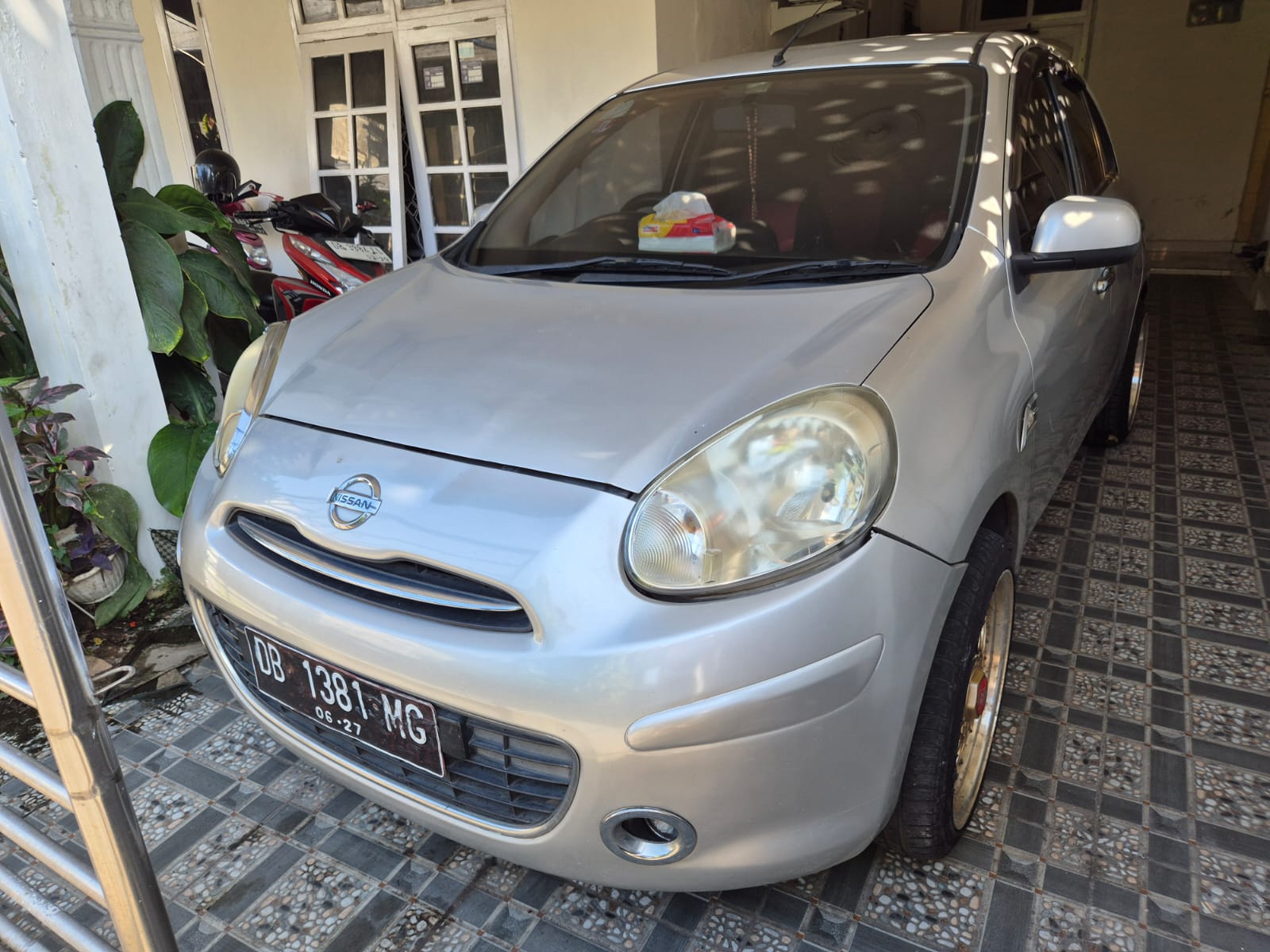 NISSAN MARCH