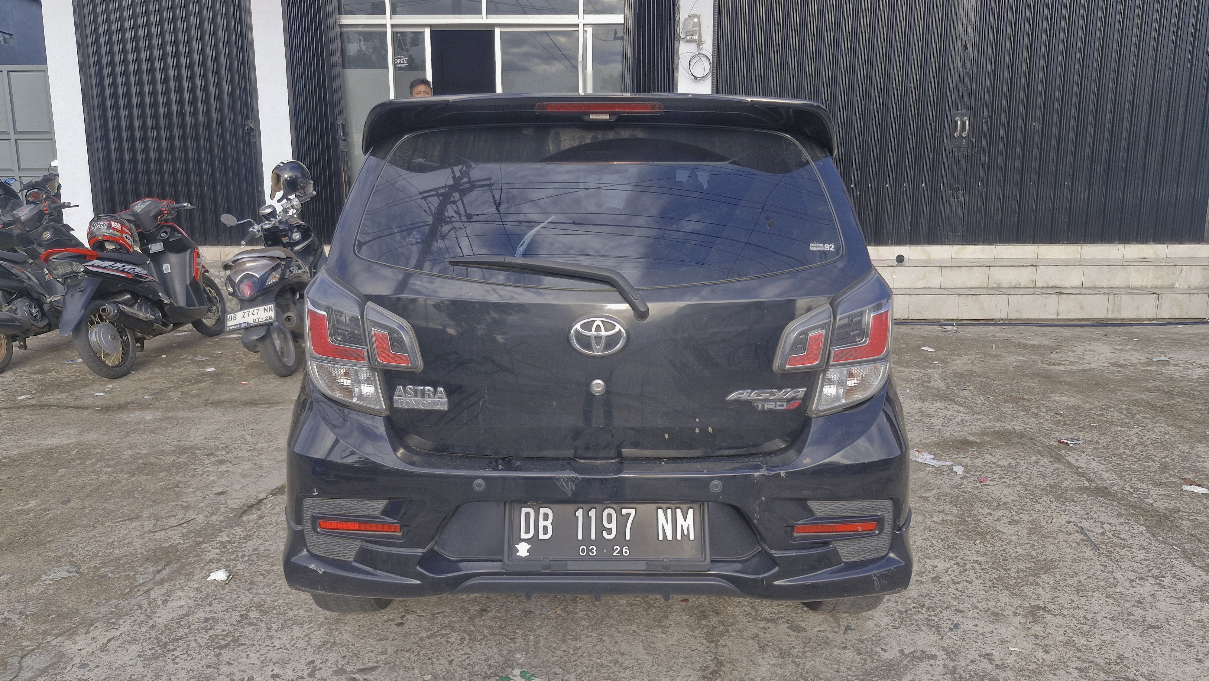 gambar besar 3