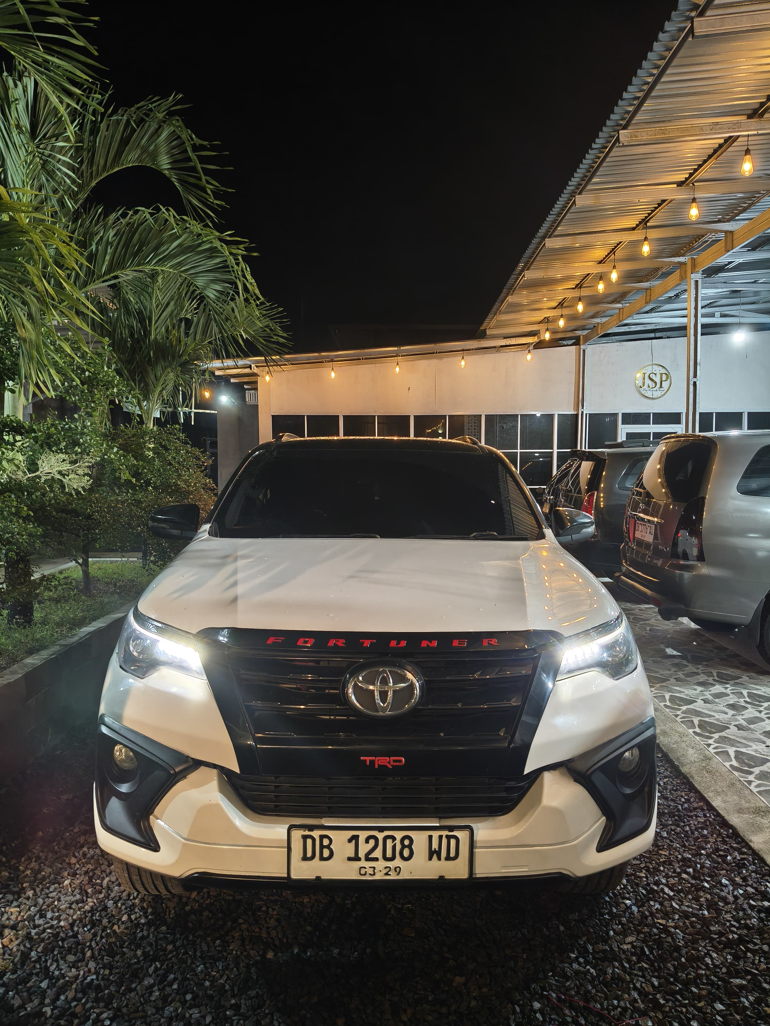 TOYOTA FORTUNER 2.4 VRZ 4X2 A/T