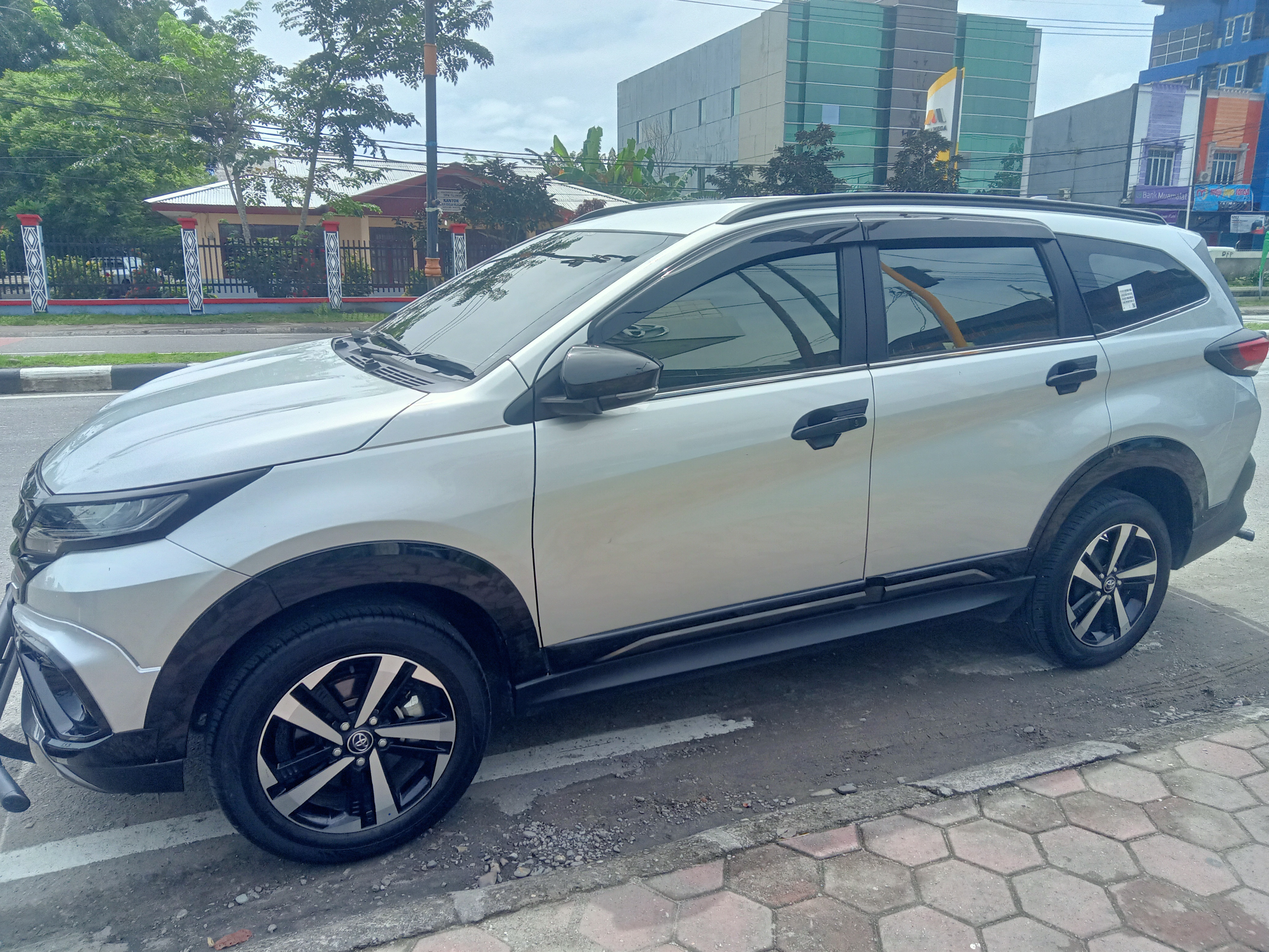 gambar besar 2
