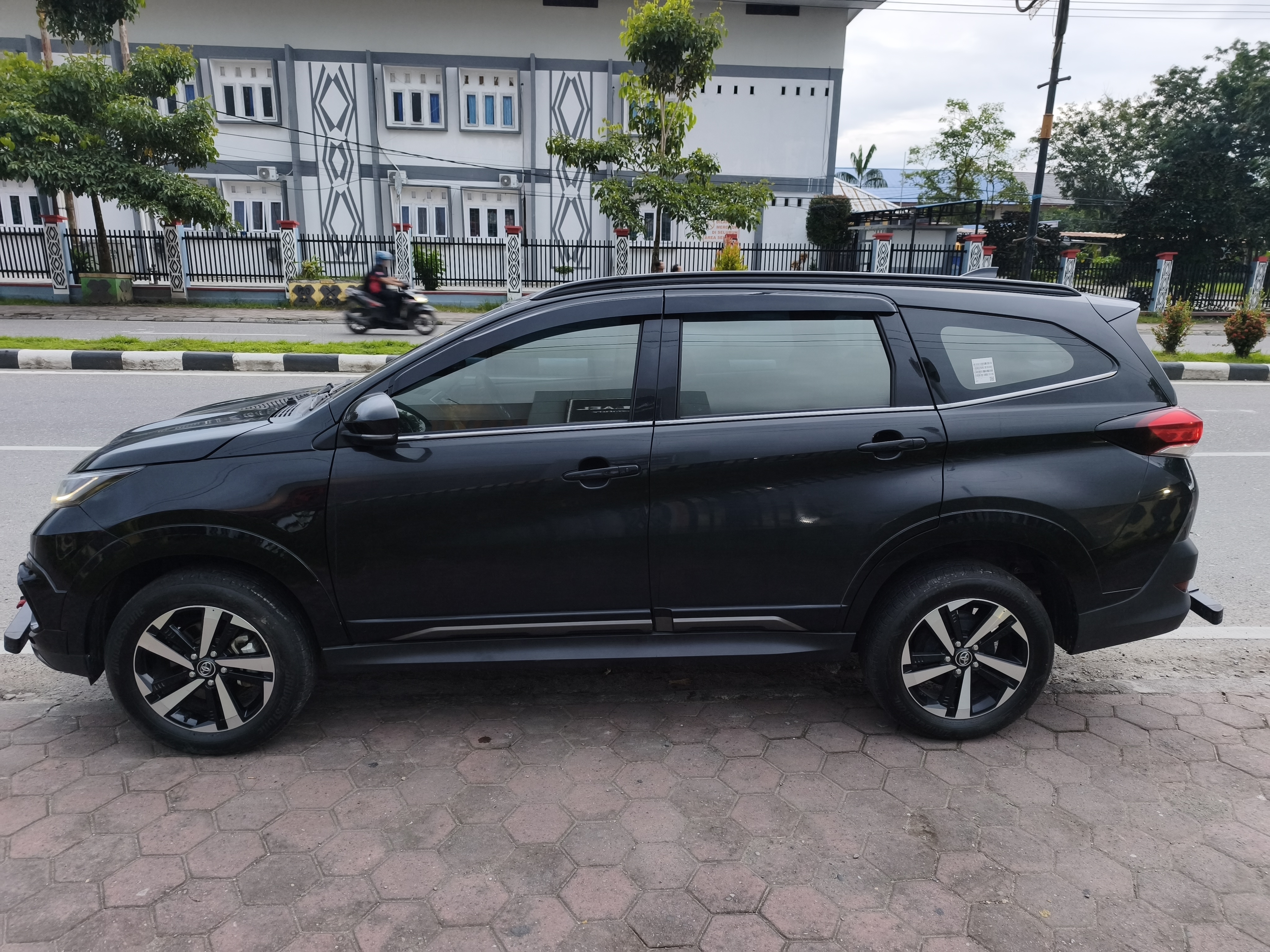 gambar besar 7