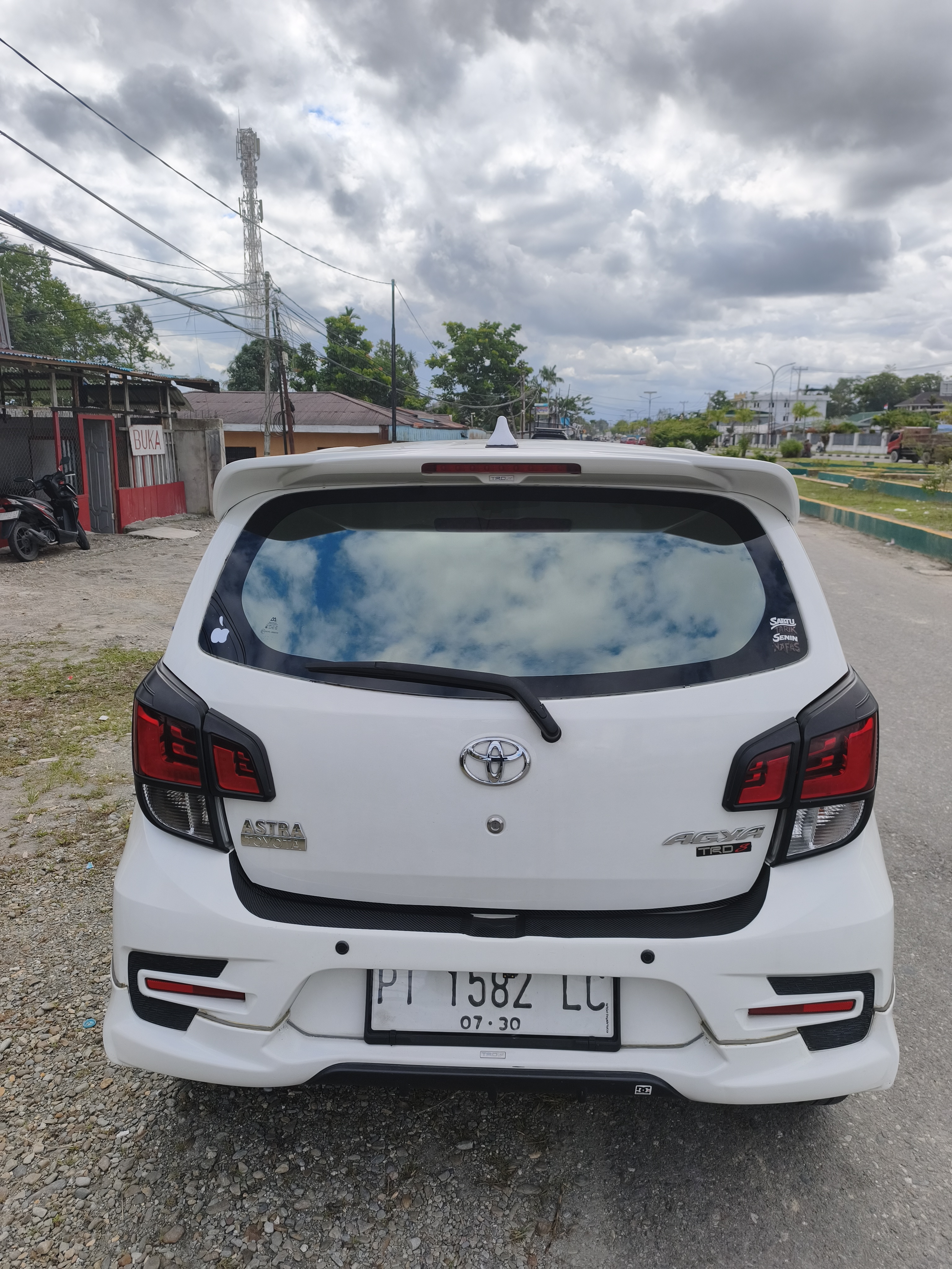 gambar besar 8