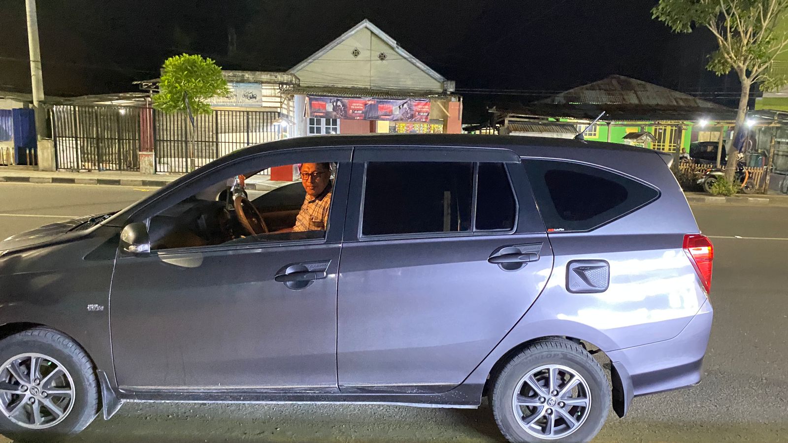 gambar besar 2