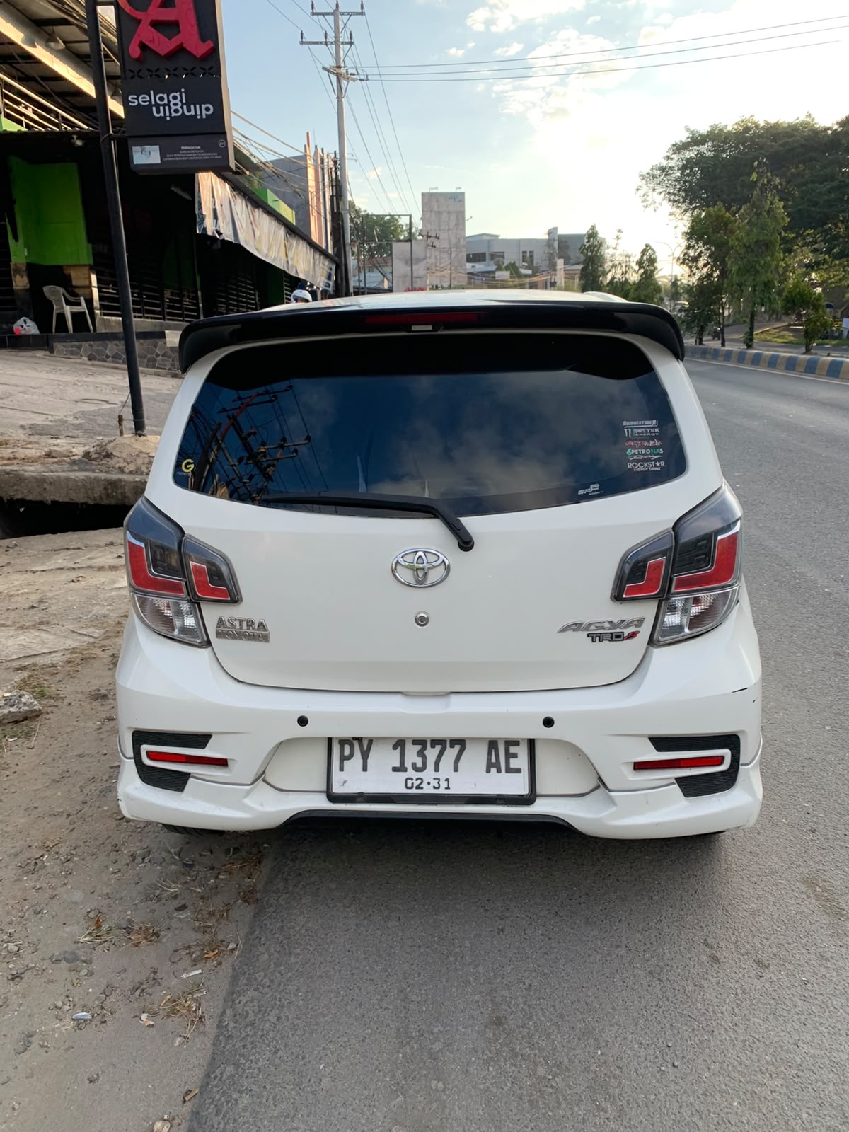 gambar besar 2