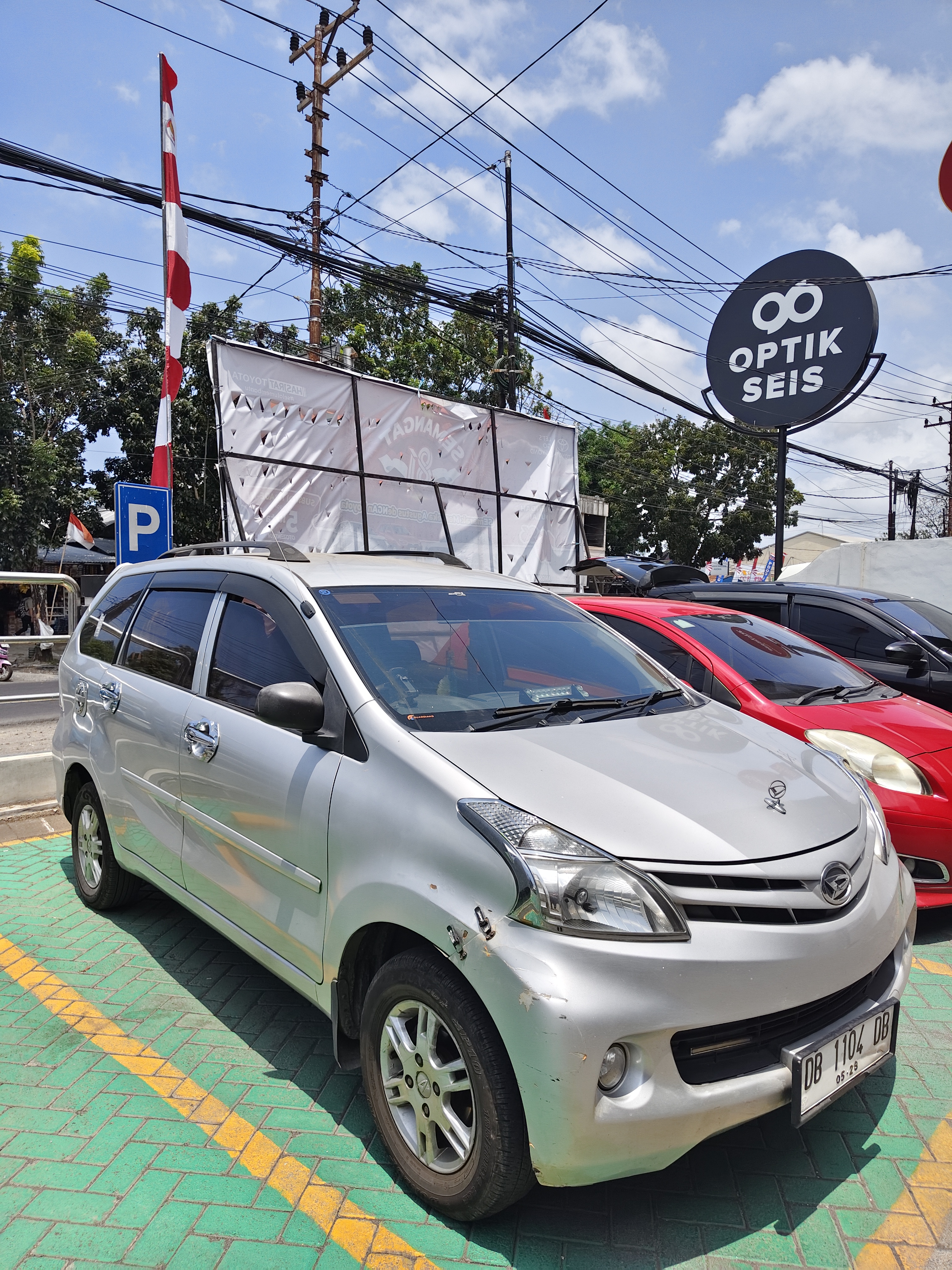 DAIHATSU XENIA 2013