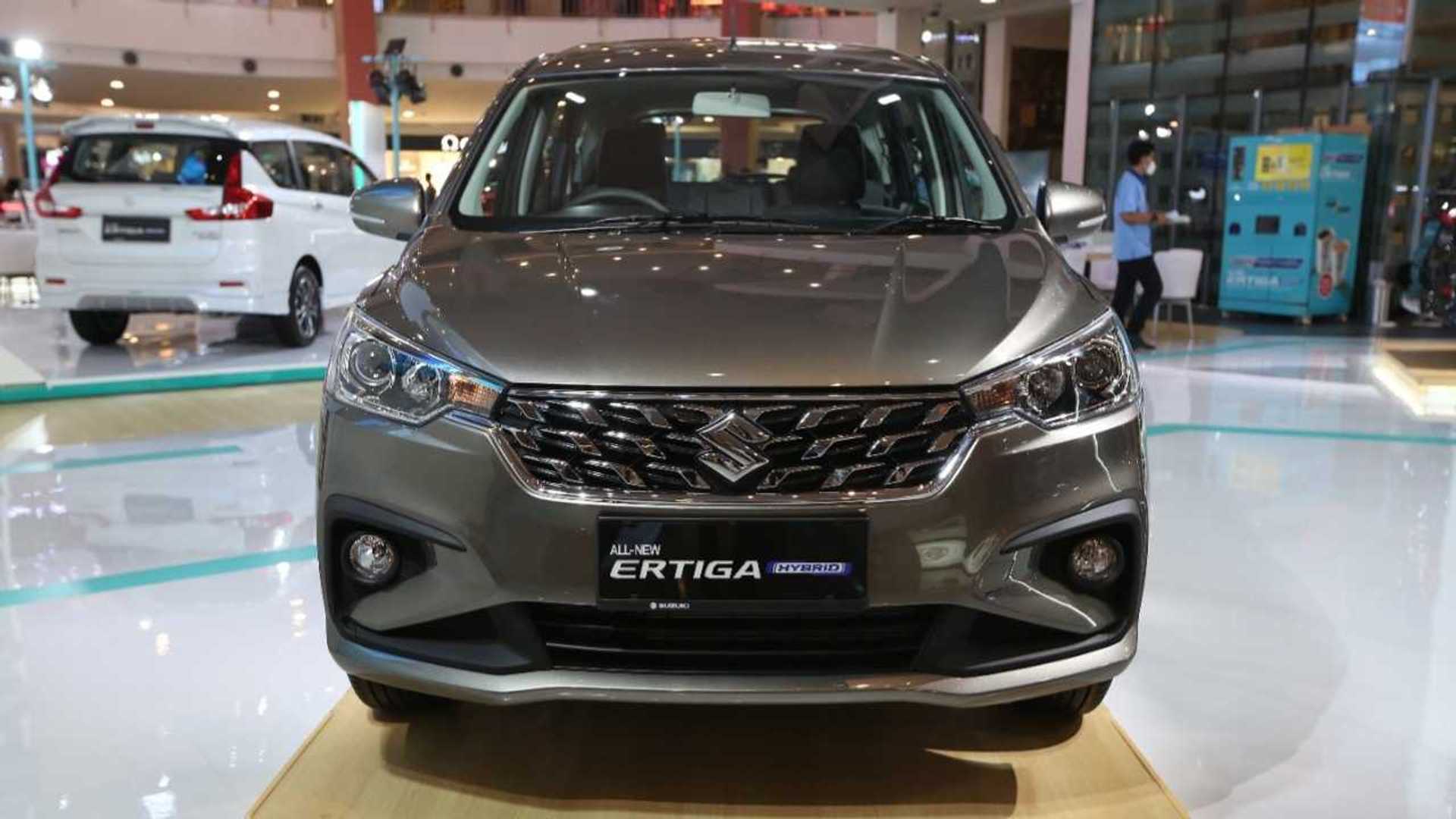 Mobil Hybrid vs Bensin: Mana yang Lebih Unggul dan Efisien?