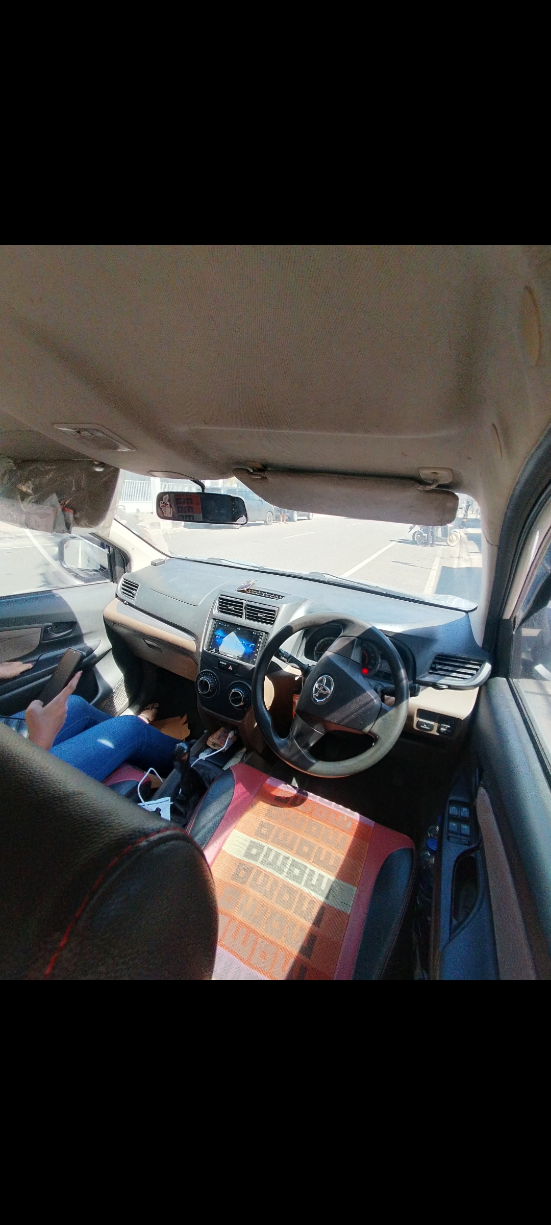 AVANZA 1.3 E M/T SILVER METALLIC