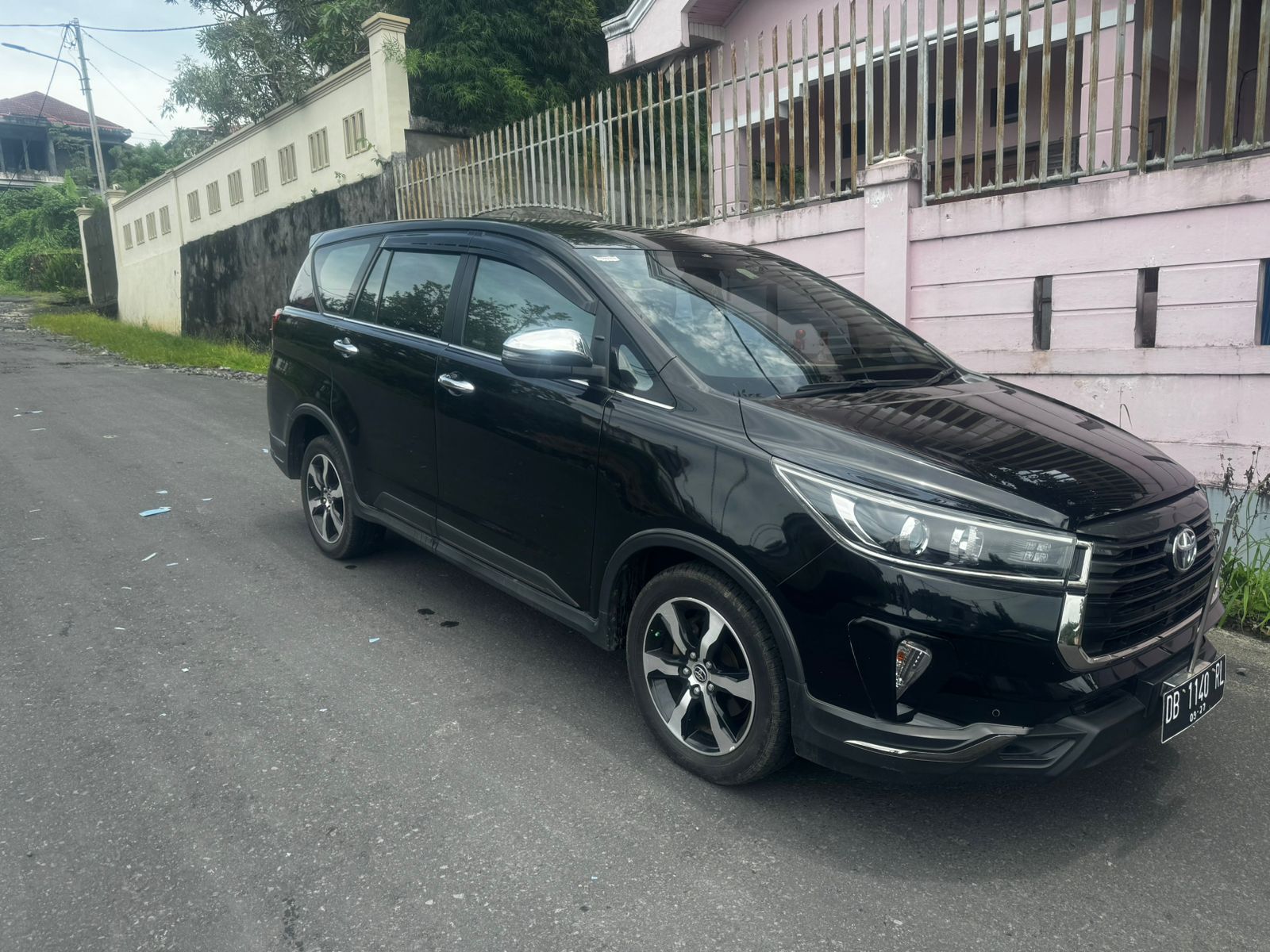 INNOVA VENTURER 2.4 A/T 