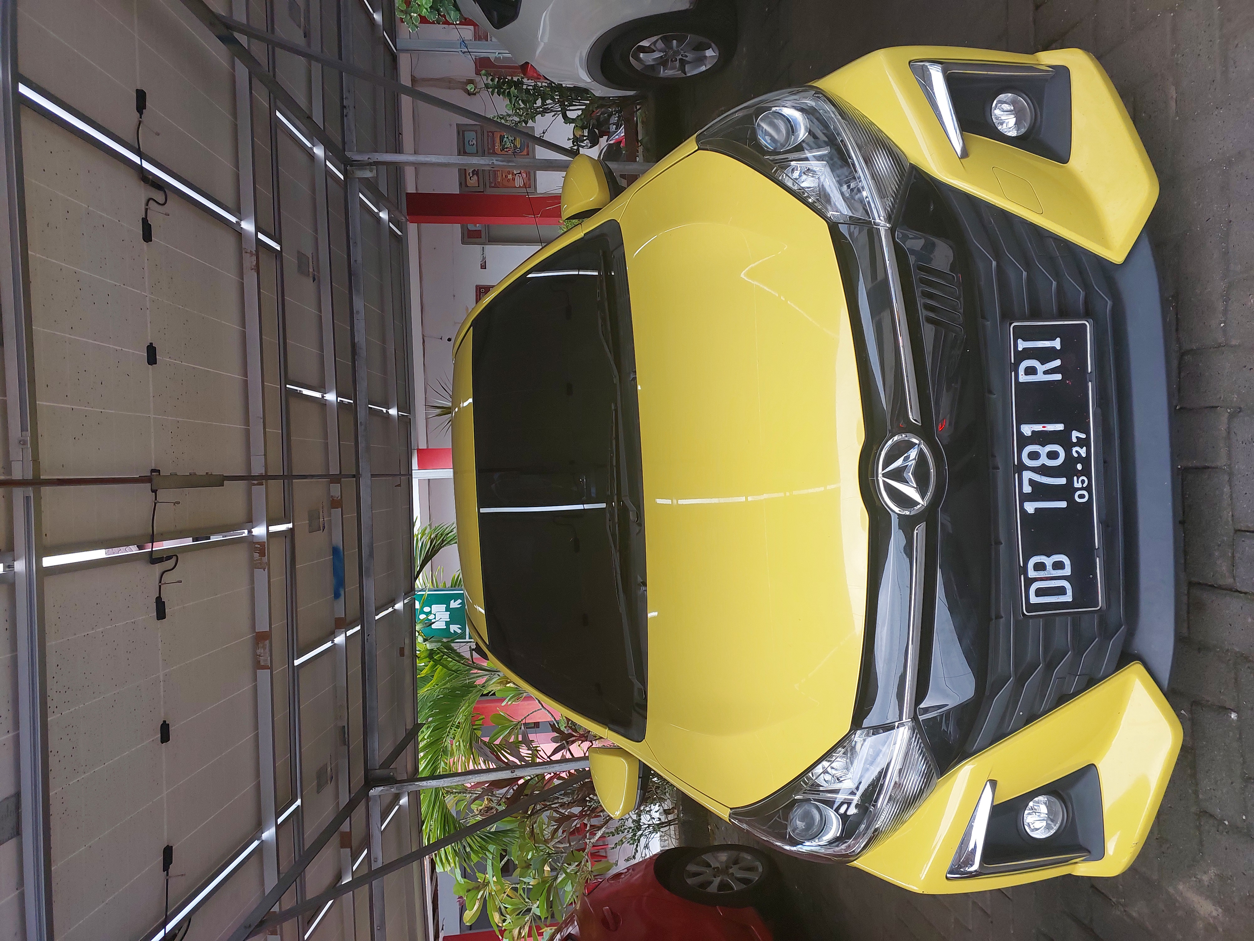 AYLA 1.2 R MT - Km rendah 