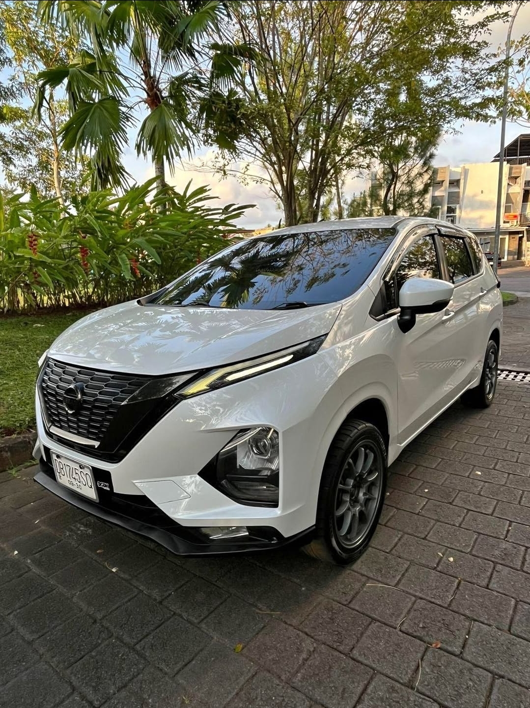 Nisan Livina Like New