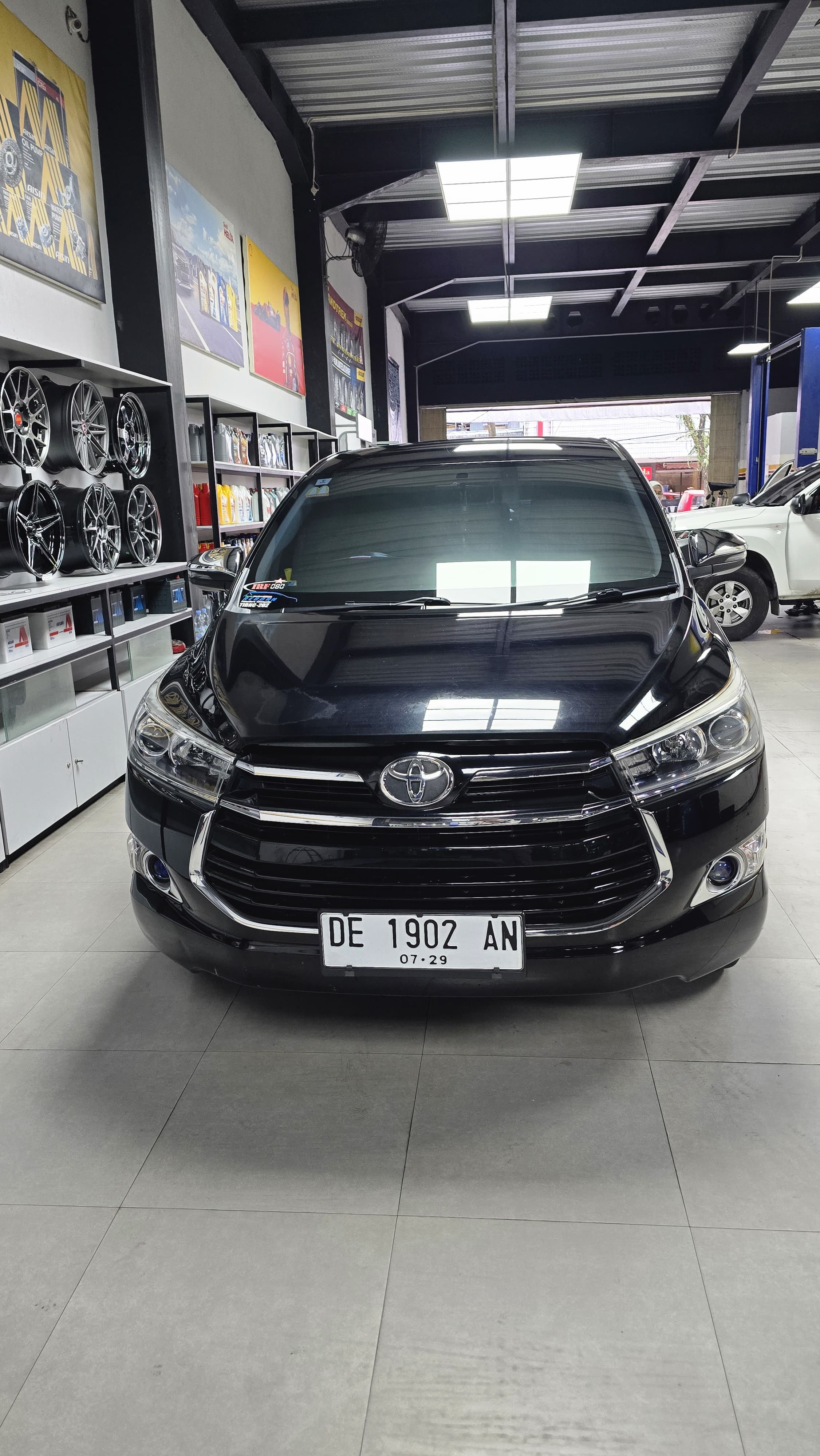INNOVA V M/T
