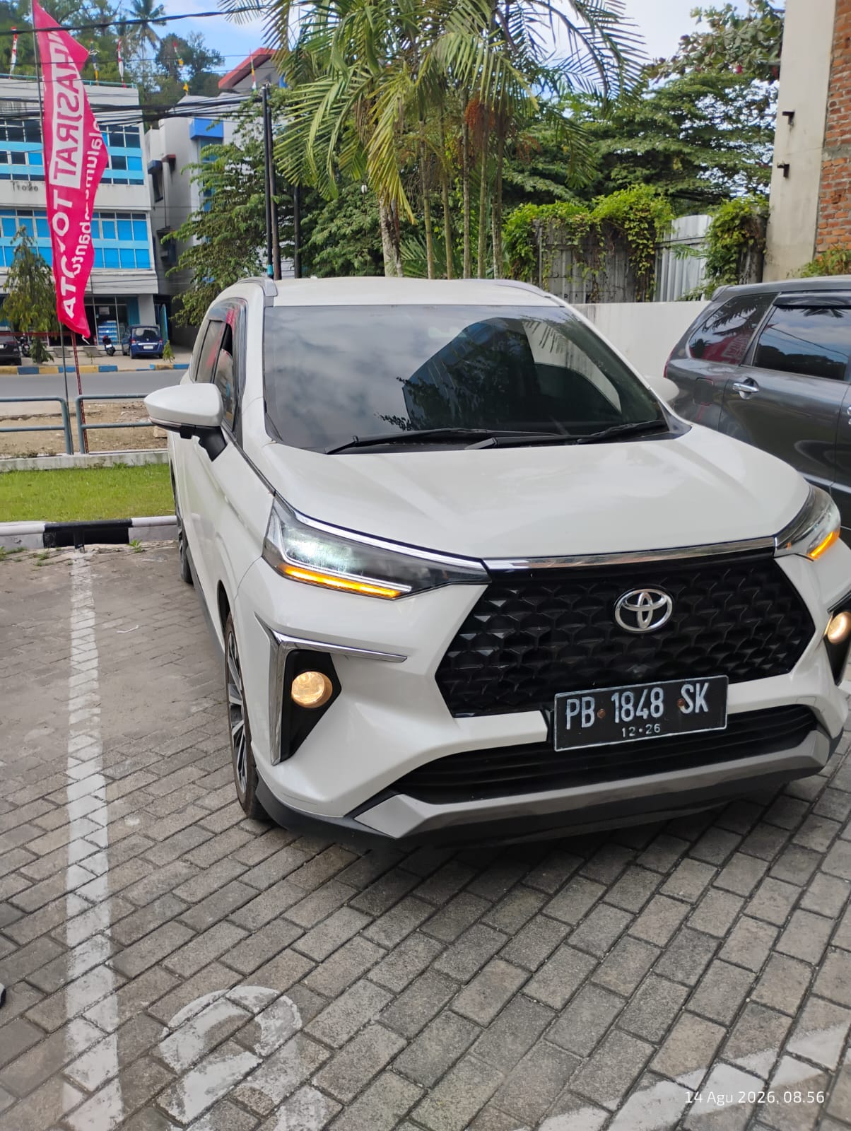 Toyota Velos 1.5 Q CVT Tss premium colour