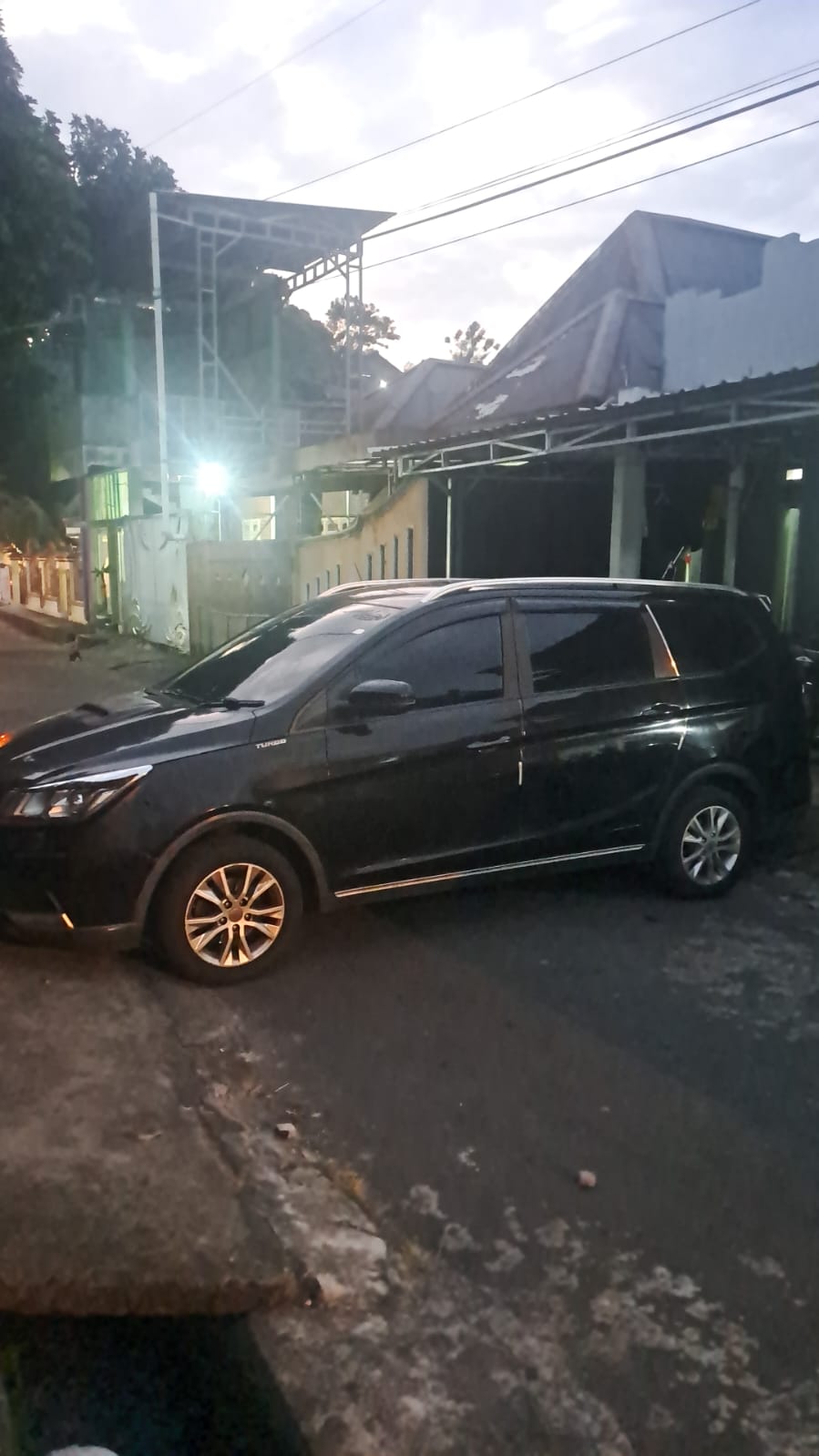 Jual Santai Wuling Cortez 1.5 S T(4x2) 6MT